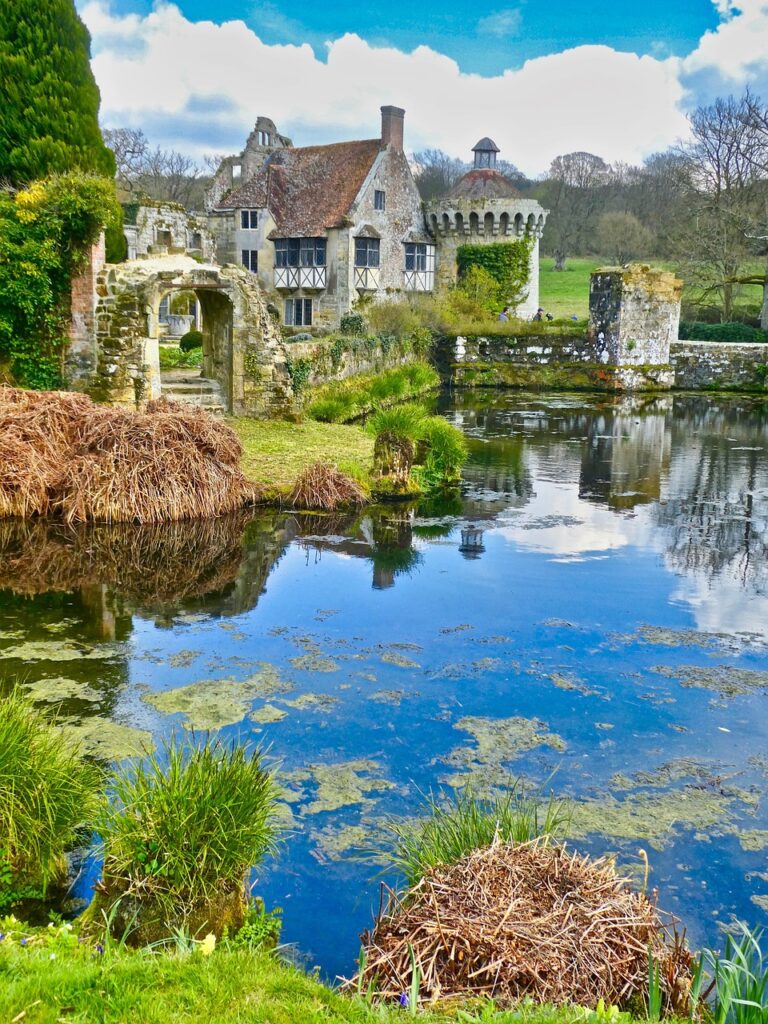 reflection, estate, nature, mansion, water, residence, architecture, manor, historic