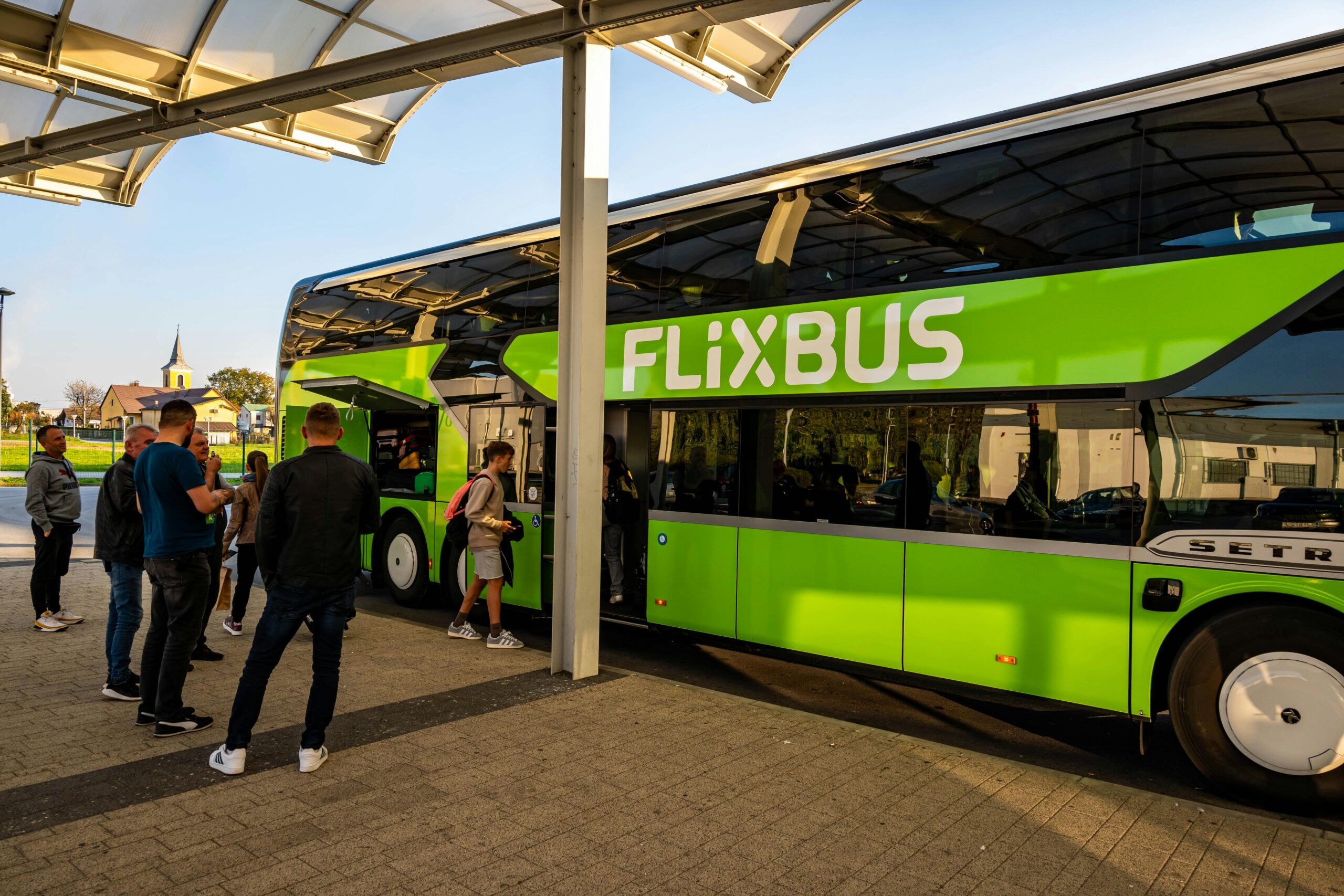 UNiDAYS, FlixBus & Budget Living – International Student Lifestyle in Europe
