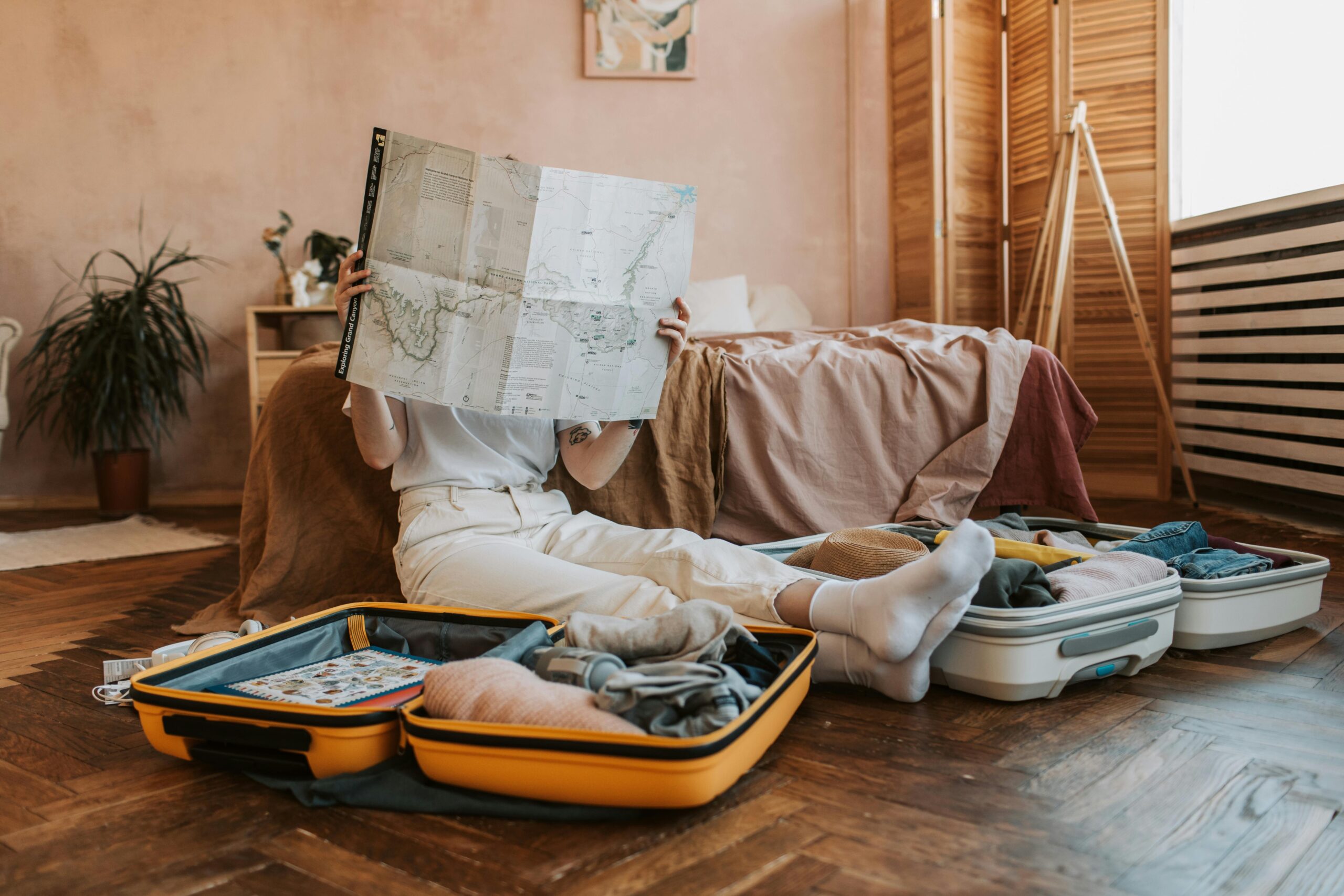 🎒 Packing List for International Students: What to Bring & What to Leave Behind (2025 Guide)