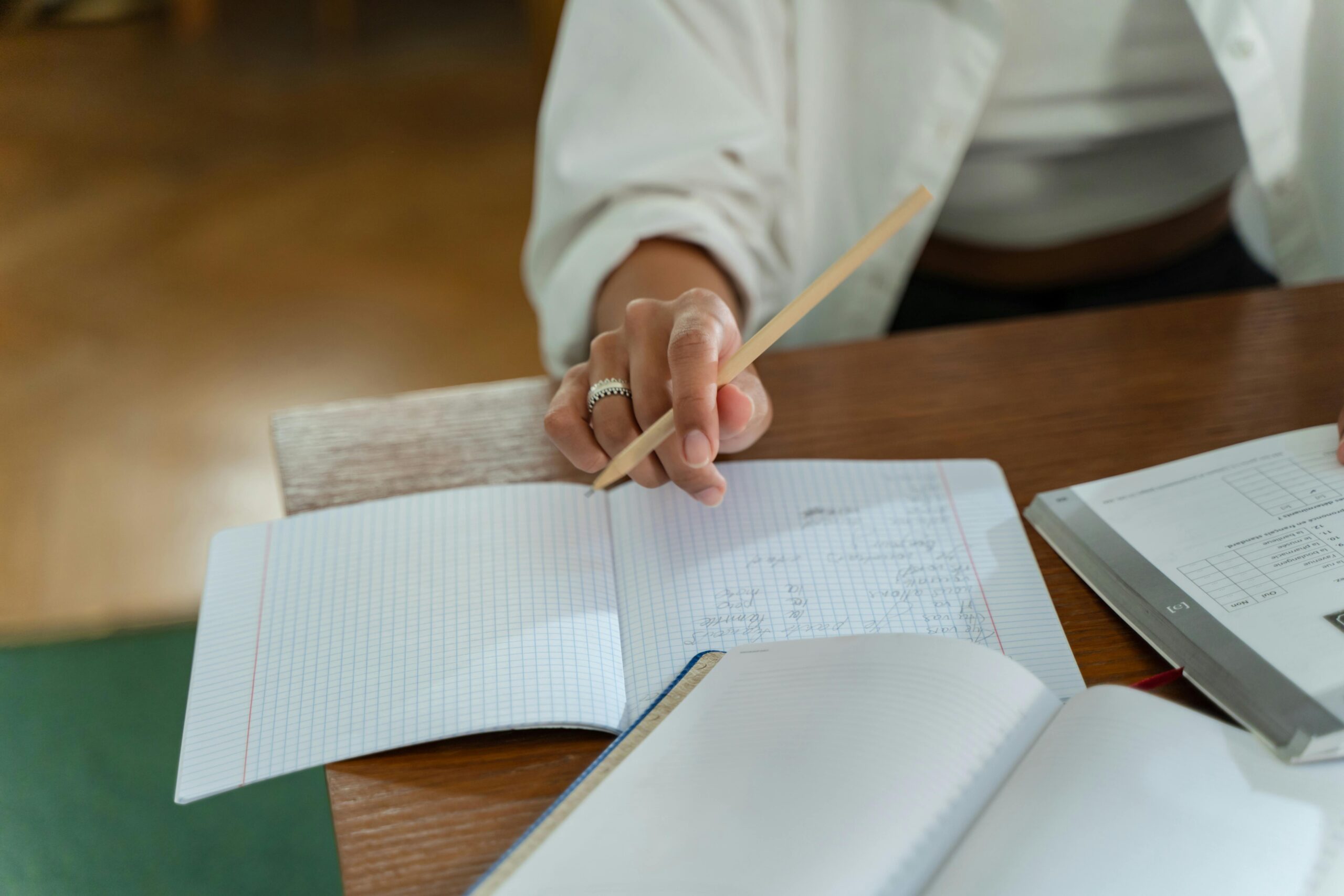 💰 How Are International Students Funding Their Studies in 2024–25?